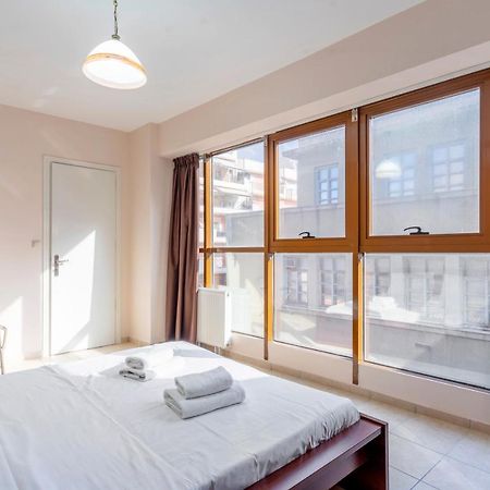 2 Bedroom Renovated Apartment With A View أثينا المظهر الخارجي الصورة