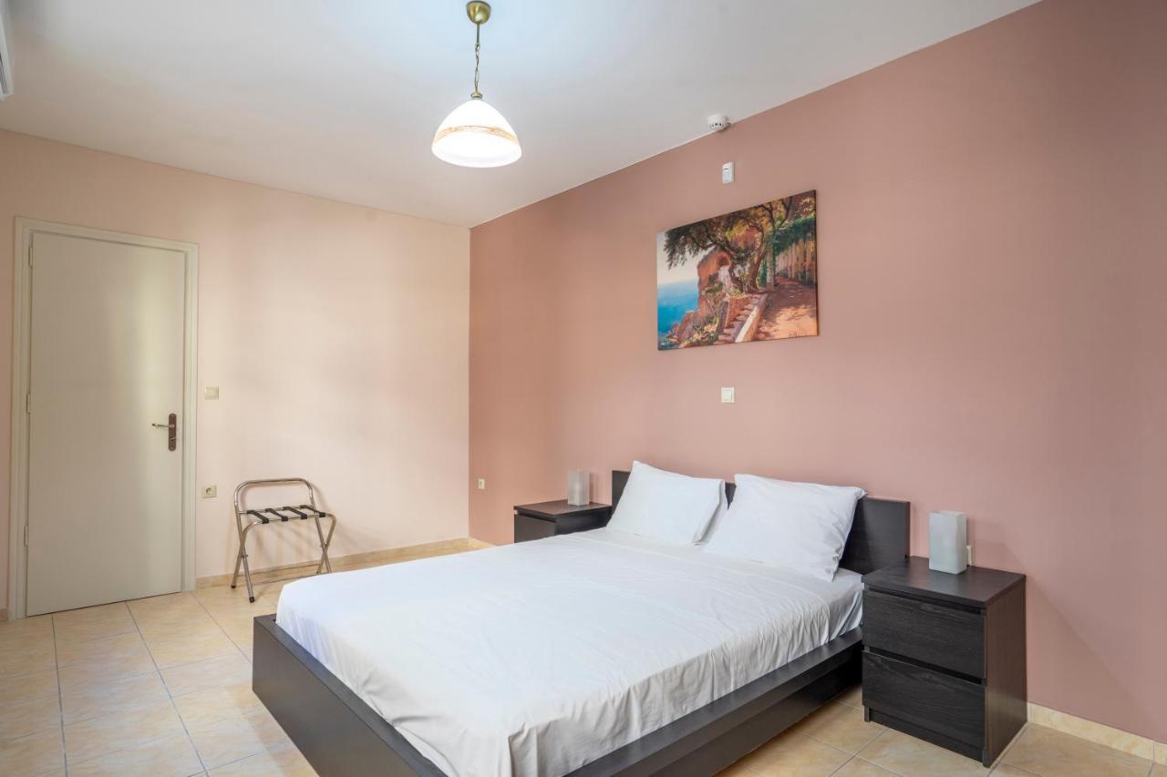 2 Bedroom Renovated Apartment With A View أثينا المظهر الخارجي الصورة