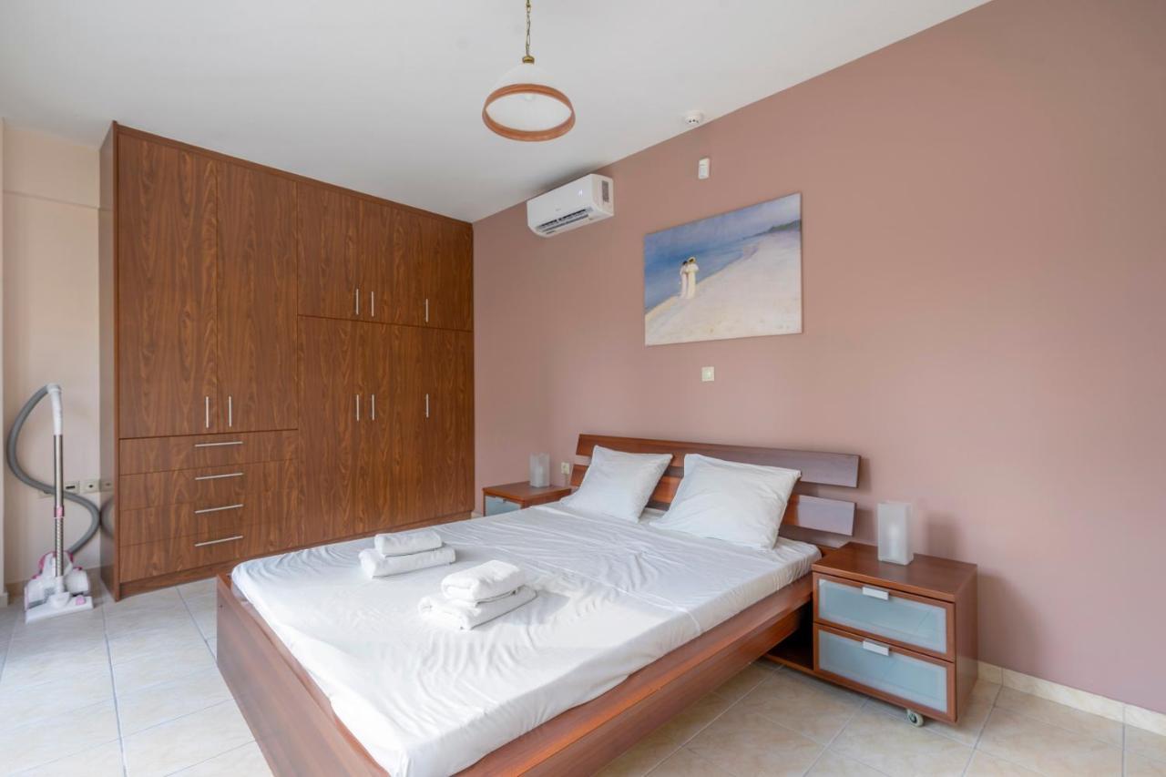 2 Bedroom Renovated Apartment With A View أثينا المظهر الخارجي الصورة
